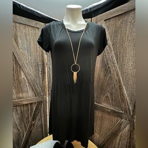 Forever Rose Couture Grey T-
Shirt Dress black